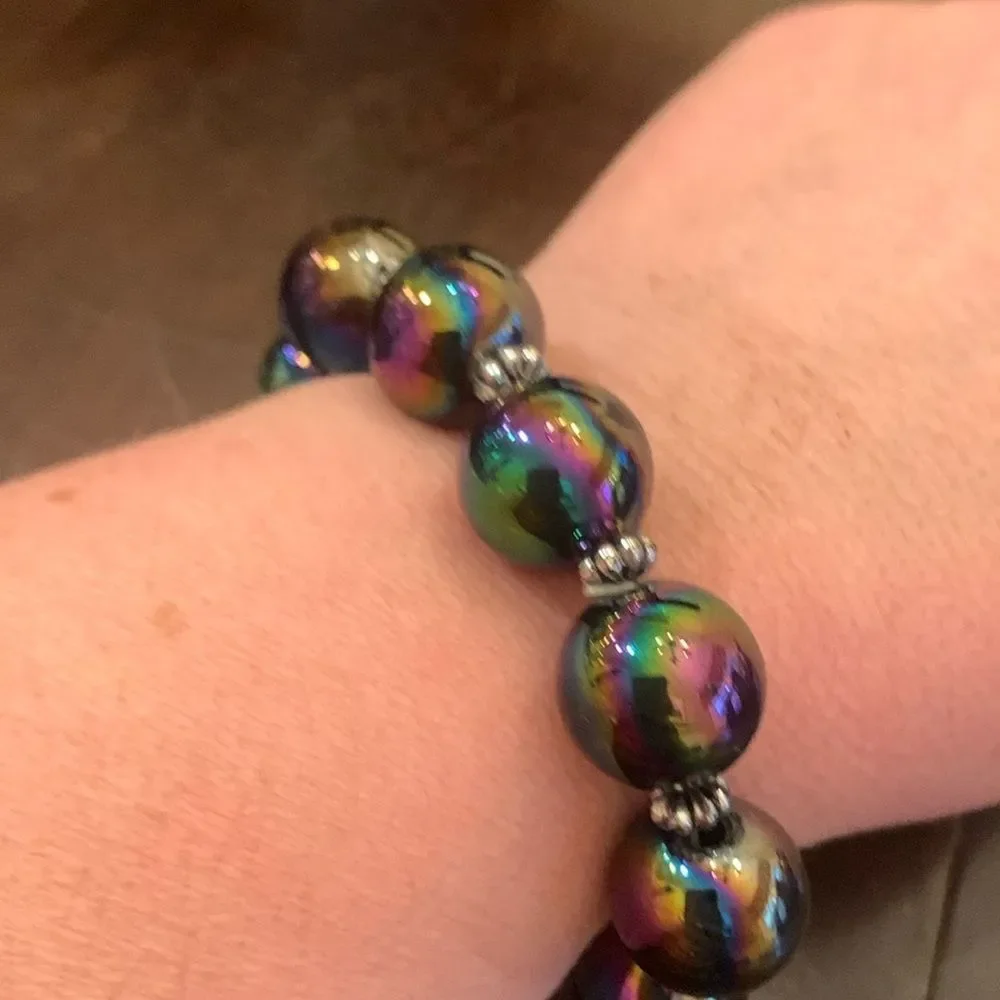 Chunky iridescent stretch beaded bracelet